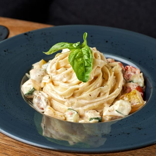 Linguine Carbonara.